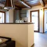 Casa Sina -la Nel Borgo בית נופש מאסינו ויסקונטי