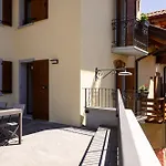 Casa Sina -la Nel Borgo * מאסינו ויסקונטי