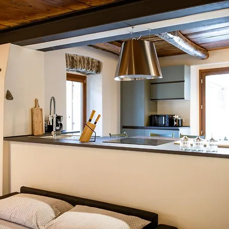 Hébergement de vacances Casa Sina -la Nel Borgo Massino Visconti
