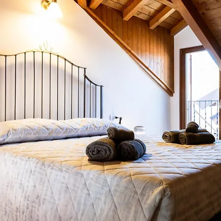 Feriehus Casa Sina -la Nel Borgo Massino Visconti